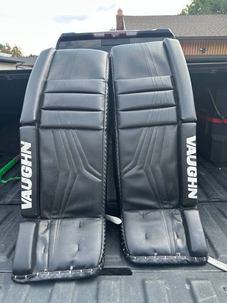 2024 28+2 Vaughn Velocity Jr. Goalie Leg Pads (Used)