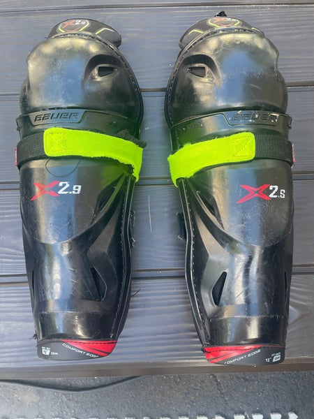 Intermediate Bauer Vapor X2.9 13" Shin Pads (Used)