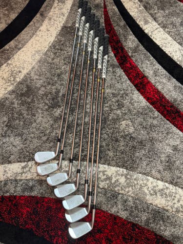 Men's TaylorMade Right Handed Iron Set (Used)