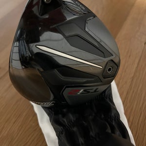 Men's Titleist TSi2 Right Handed Driver Stiff Flex 10 Loft (Used)