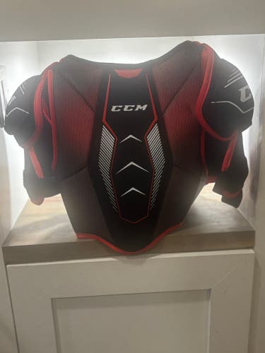 Men's Large Senior CCM JetSpeed FT350 Shoulder Pads