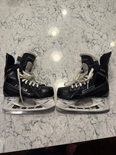 Bauer Supreme 160 Hockey Skates Regular Width Size 1 (Used)