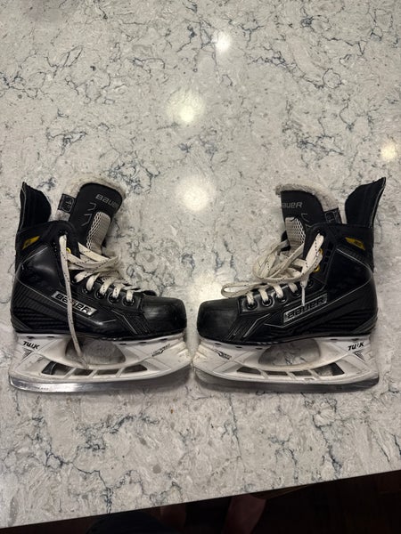 Bauer Supreme 160 Hockey Skates Regular Width Size 1 (Used)