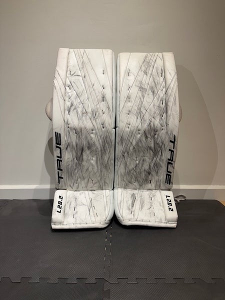 35" True L20.2 Pro Goalie Leg Pads (Used)