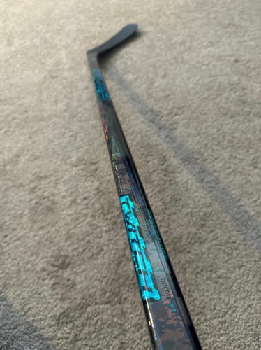 Senior Bauer Twitch Right Handed Hockey Stick P88 (New)