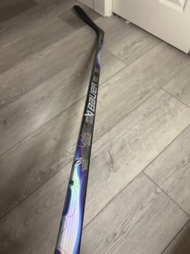 Intermediate Bauer Vapor FlyLite Left Hand Hockey Stick P92 (New)