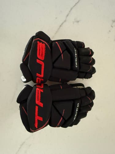 True Catalyst 5X3 Gloves 10" (Used)