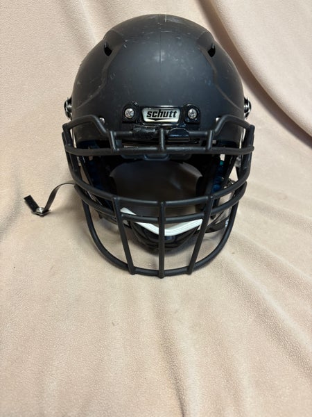 Extra Large Adult Schutt Vengeance Helmet (Used)