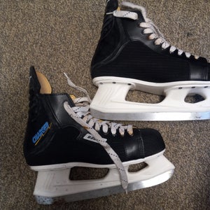 Bauer Size 9 Senior Charger Hockey Skates Regular Width 9