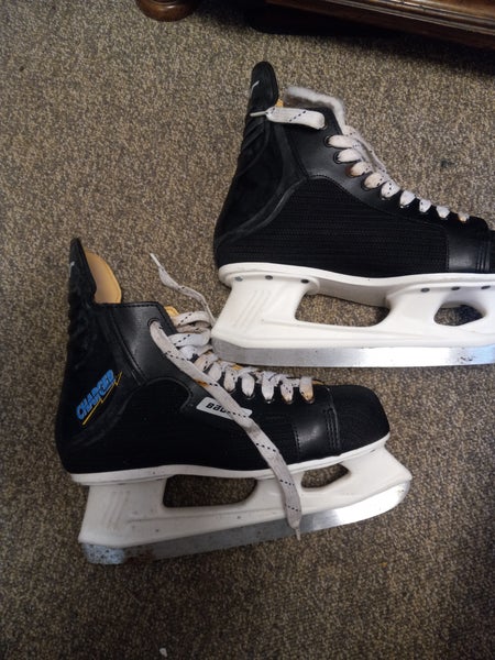 Bauer Size 9 Senior Charger Hockey Skates Regular Width 9