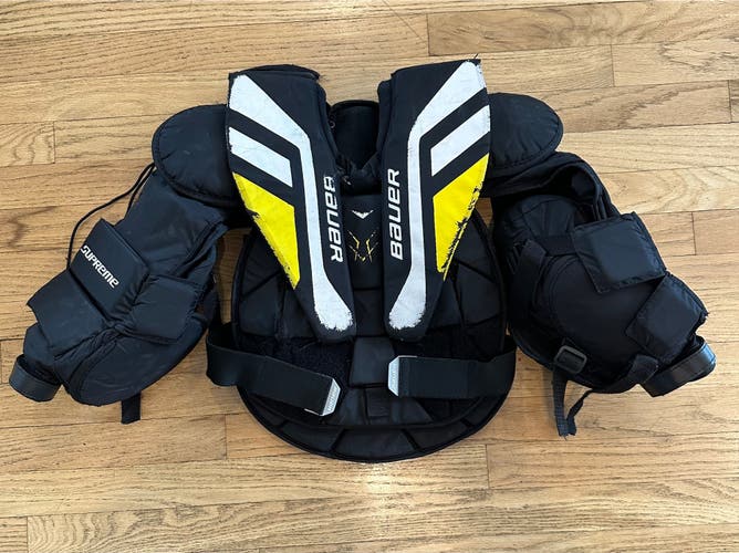Medium Bauer Goalie Chest Protector (Used)