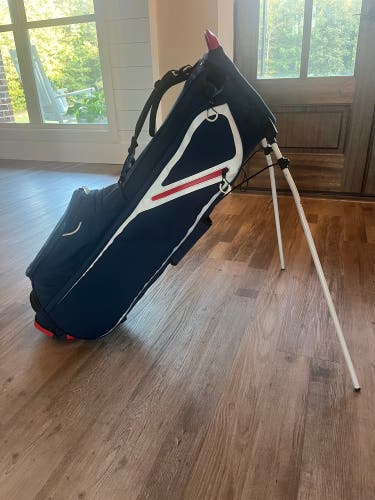 Men's TaylorMade Bag (Used)