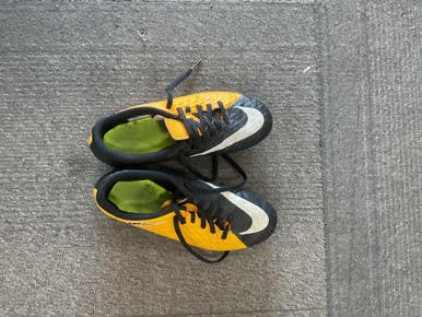 Used Nike HYPERVENOM Soccer Cleats Black And Gold Junior 03.5 11614-S000222426