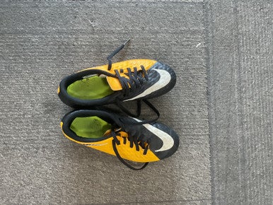 Used Nike HYPERVENOM Soccer Cleats Black And Gold Junior 03.5 11614-S000222426