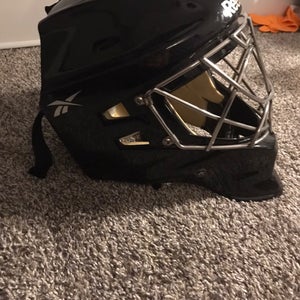 Senior Medium Reebok 7K Goalie Mask Pro Stock (Used)