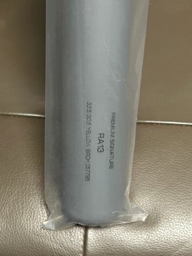 B45 Bat (-3) 30 oz 33" (New) Model RA13 Premium Signature Yellow Birch