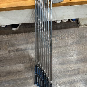 Ping i10 Right Handed Iron Set (8 Clubs) #4 - #9, PW, GW (Used)
