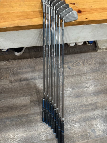Ping i10 Right Handed Iron Set (8 Clubs) #4 - #9, PW, GW (Used)