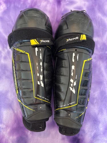 Junior CCM Tacks 9080 Shin Pads 12" (Used)