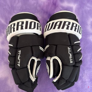 Black Junior Warrior Alpha QX3 Gloves 12" (Used)