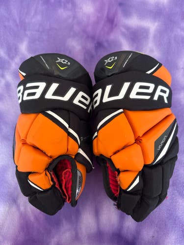 Black Junior Bauer Vapor X2.9 Gloves 12" (Used)