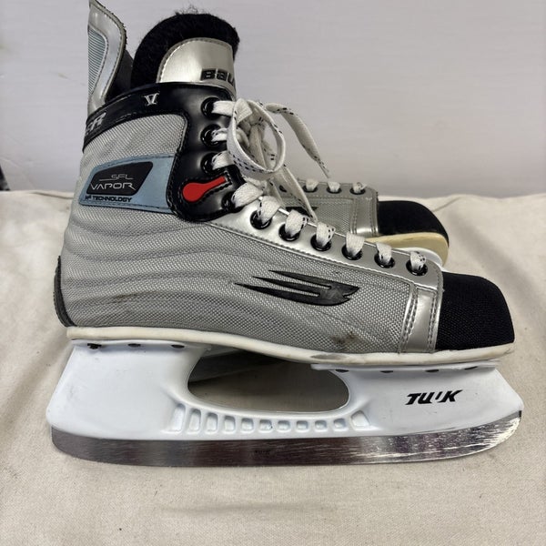 Senior Size 8 EE Bauer Vapor V Ice Hockey Skates. Excellent Condition