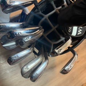 Men's Titleist T200 Right Handed Clubs (Full Set) (Used)