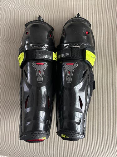 Junior Bauer Vapor 3X 12" Shin Pads (Used)