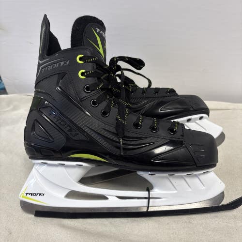 Brand New Senior Size 8.5 TRON X STRYKER Ice Hockey Skates.