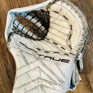 True Catalyst 7x3 Regular (Used) - Glove and Blocker Set