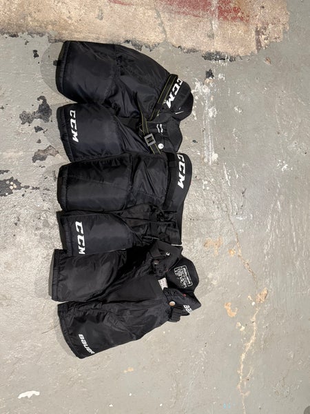 3 pack - Youth Medium/large CCM Hockey Pants (Used)