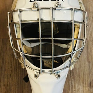 Senior Medium Bauer Profile 960 Goalie Mask (Used)