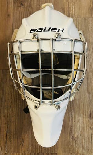 Senior Medium Bauer Profile 960 Goalie Mask (Used)