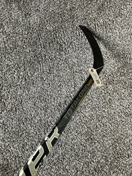 Senior Bauer TotalOne NXG Hockey Stick Right Handed PM9 (Used)