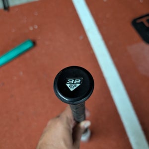 2025 DeMarini Whisper Composite Bat (-9) 21 oz 32" (Used)
