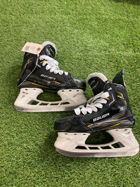Junior Bauer Supreme M5 Pro Hockey Skates Regular Width Size 3.5 (Used)