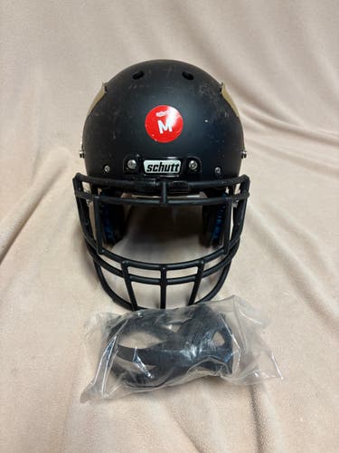Medium Adult Schutt Air XP Pro Helmet (Used)