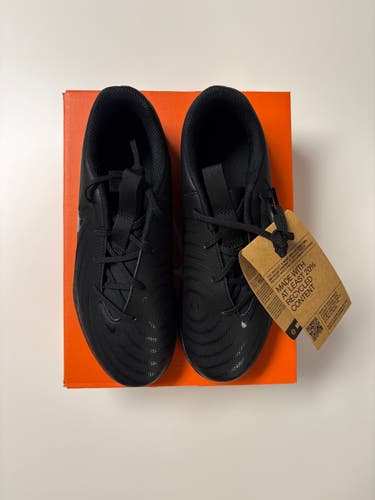 Nike Kids' Phantom GX 2 Academy Indoor Soccer Shoes