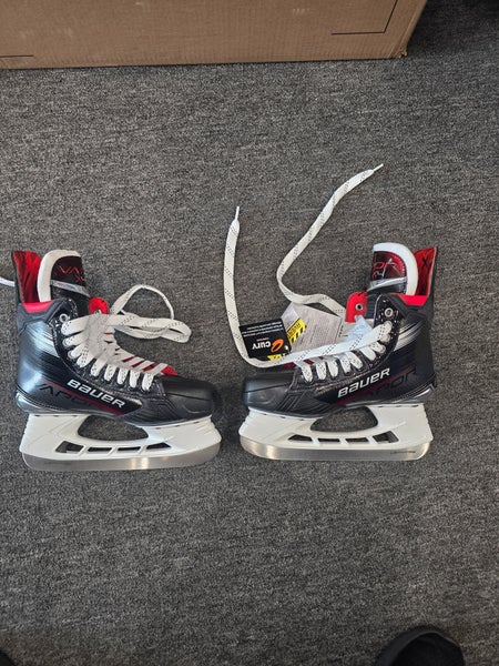 New Bauer Vapor X4 Hockey Skates Regular Width Size 6.5 (New)