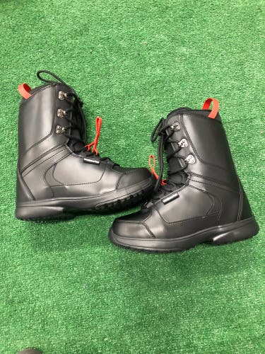 Men's Size M 11.0 (W 12.0) Matrix Snowboard Boots Soft Flex (New)