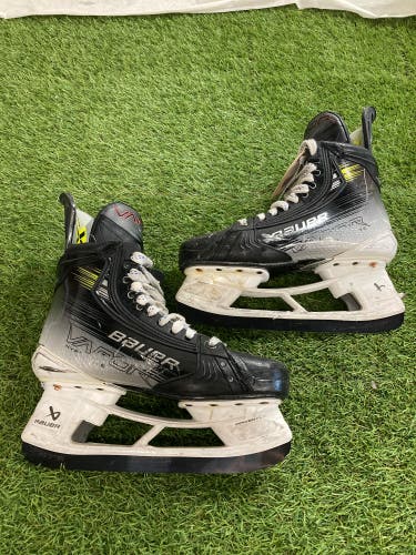 Senior Bauer Vapor Hyperlite 2 Hockey Skates 7 (Used)