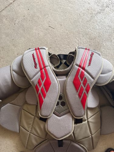 Large/Extra Large Vaughn Velocity V8 Goalie Chest Protector (Used)
