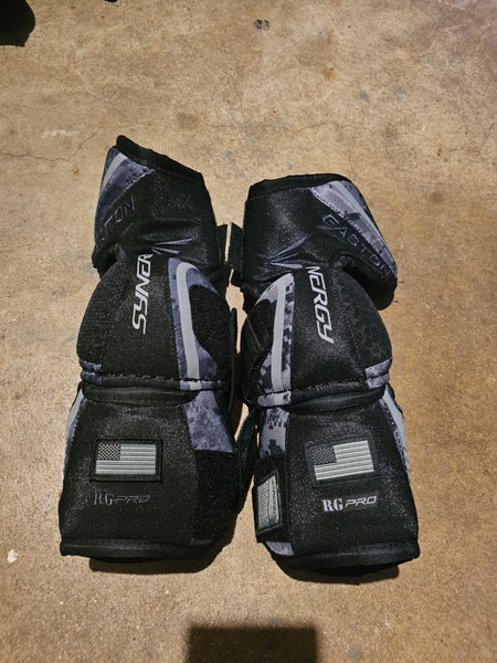 Large Senior Easton Synergy RG PRO Elbow Pads (Used)