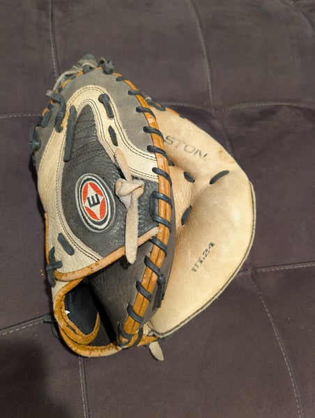 Catcher's RH Easton Ultra Lite UL24 Baseball Glove 33" (Used)