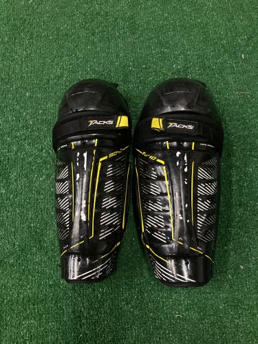 Junior CCM Tacks 9040 Shin Pads 11" (Used)
