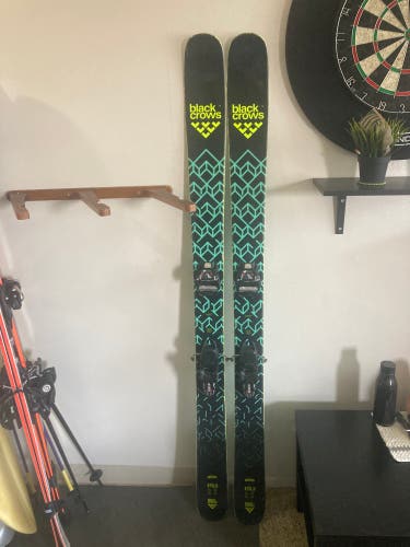 Men's 2019 Black Crows 178 cm Powder Atris Skis With Bindings Max Din 16 (Used)