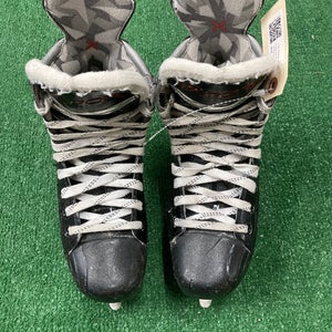 Intermediate Bauer Vapor XLTX Pro Hockey Skates Regular Width Size 4.5 (Used)
