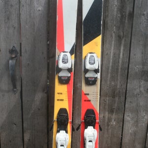 VOLKL LEDGE 147 cm Twin Tip Skis With Marker 7.0 Adjustable Bindings