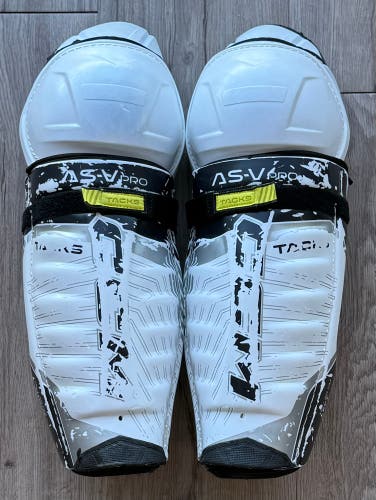 Senior CCM ASV Pro 15" Shin Pads Pro Stock (Used)