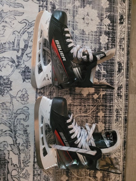 2024 Bauer Vapor X3 Hockey Skates Regular Width Size 5.5 (Used)